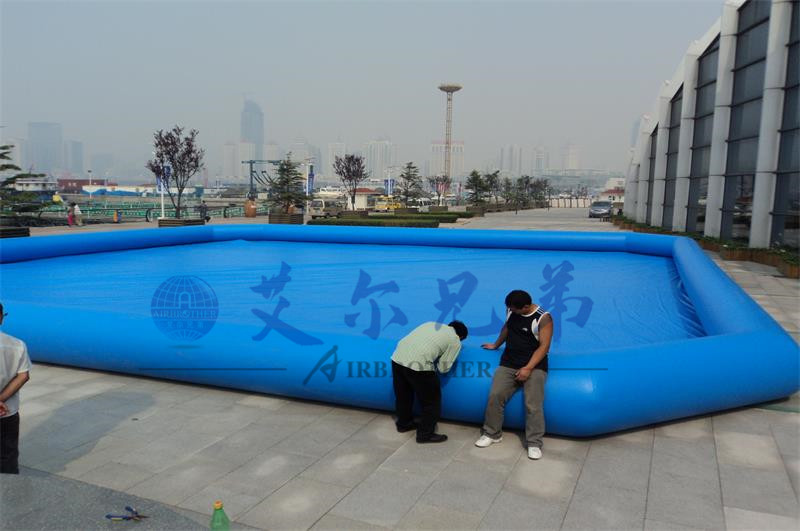 大型戶外充氣水池怎樣維護(hù)保養(yǎng)？